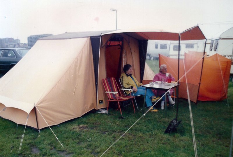 blankenbergelouiseenmoekevoordetent.jpg