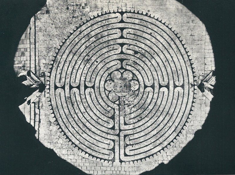 chartreskathedraallabyrinth.jpg