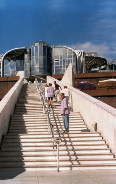parijsdenieuwehallen.jpg