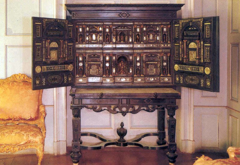 loirechateauussesecretaire.jpg