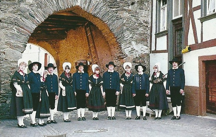 herrsteinklederdracht.jpg
