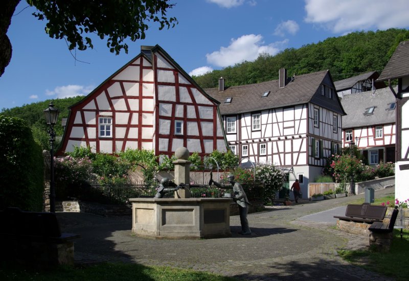 herrsteinveelvakwerkhuizen.jpg