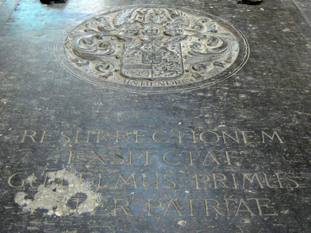 nieuwekerkdetailgrafsteen.jpg